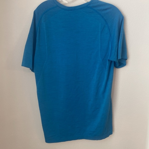 Lululemon Blue Metal Vent Tech Shirt - Picture 2 of 5